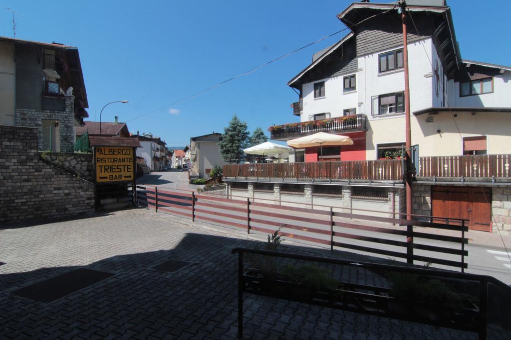 Albergo Trieste Tambre dʼAlpago Kültér fotó