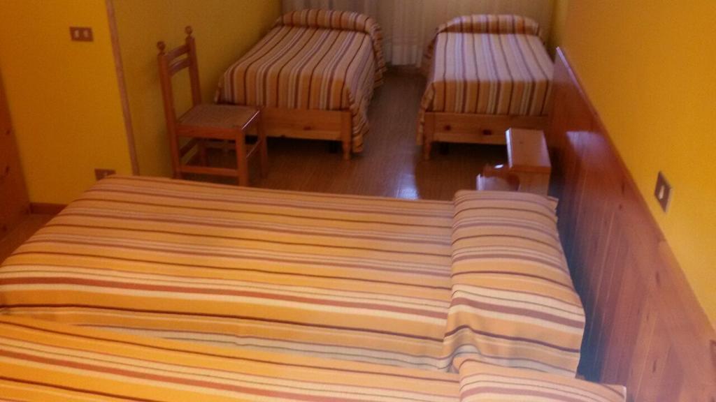 Albergo Trieste Tambre dʼAlpago Szoba fotó