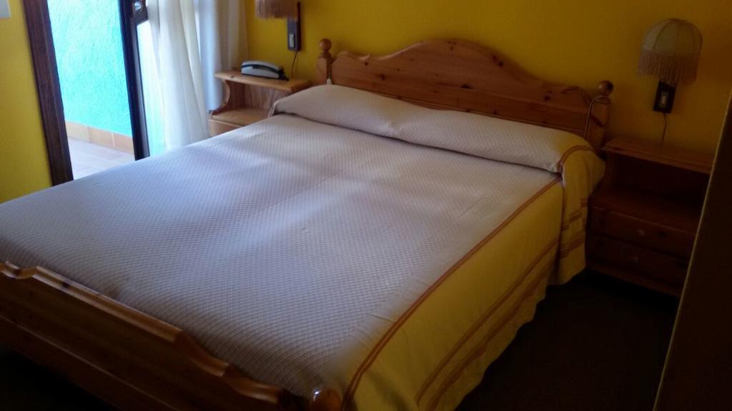 Albergo Trieste Tambre dʼAlpago Szoba fotó