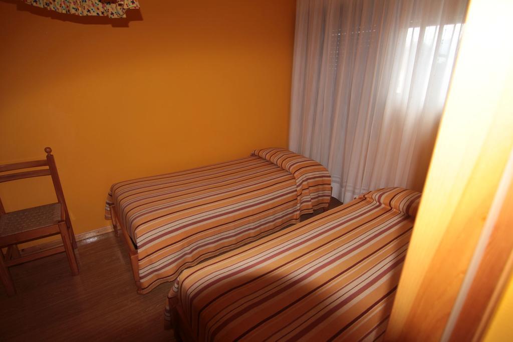 Albergo Trieste Tambre dʼAlpago Szoba fotó