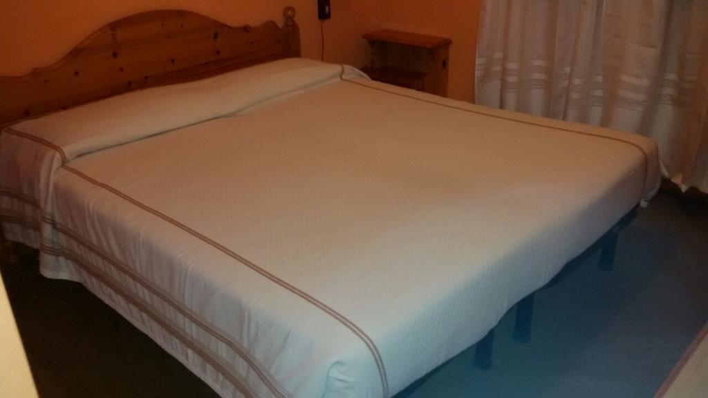 Albergo Trieste Tambre dʼAlpago Szoba fotó